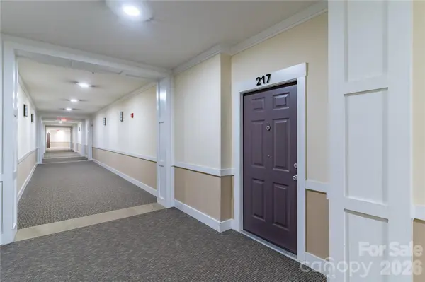 1000 E Woodlawn RD #217, Charlotte, NC 28209
