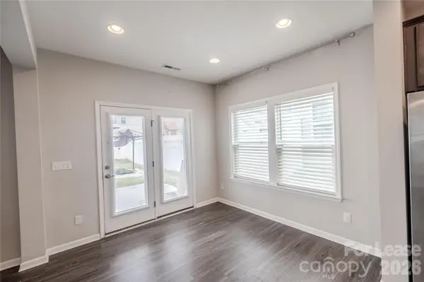 4320 Staffordshire LN, Charlotte, NC 28213