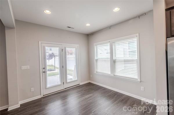 4320 Staffordshire LN, Charlotte, NC 28213