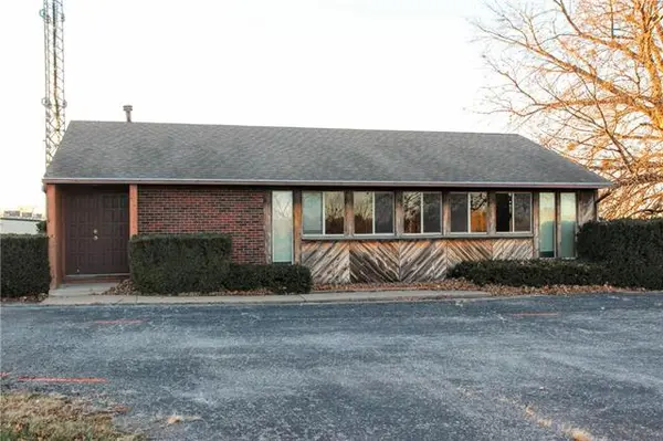 3837 Faraon ST, St Joseph, MO 64506