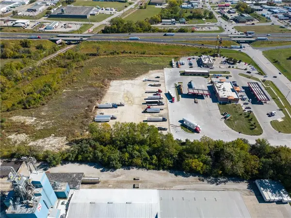 4215 S 169 HWY, St Joseph, MO 64503