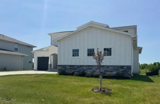 29613 W 196th ST, Gardner, KS 66030
