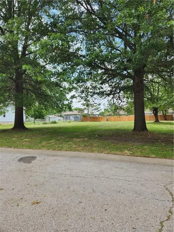 21608 S CLAIRMONT ST, Peculiar, MO 64078