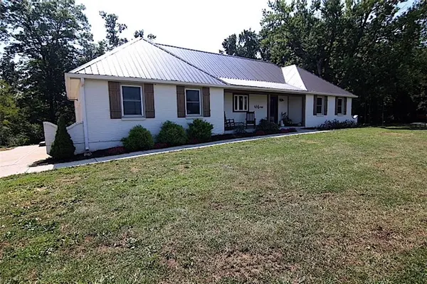 27101 E State Route Ee HWY, Harrisonville, MO 64701