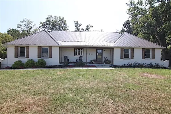 27101 E State Route Ee HWY, Harrisonville, MO 64701