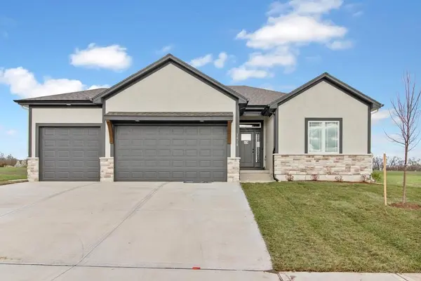 1818 Woodward CIR, Raymore, MO 64083