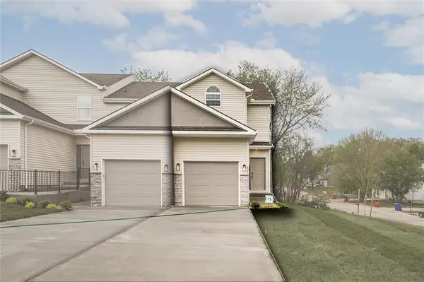 601 SW Shadow Glen DR, Blue Springs, MO 64015