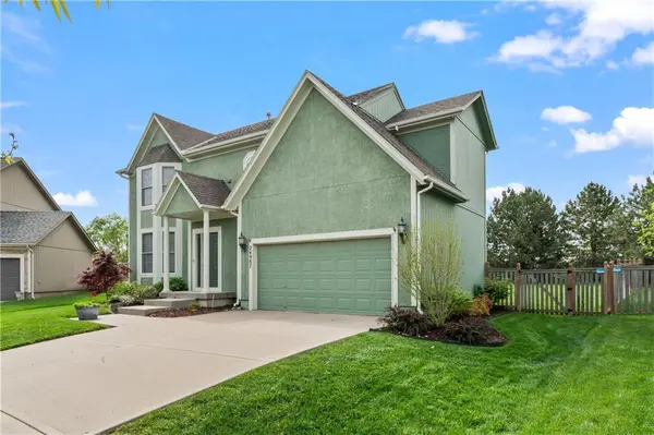 24987 W 150 CT, Olathe, KS 66061