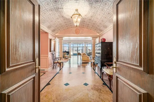 433 Ward Pkwy #7E, Kansas City, MO 64112