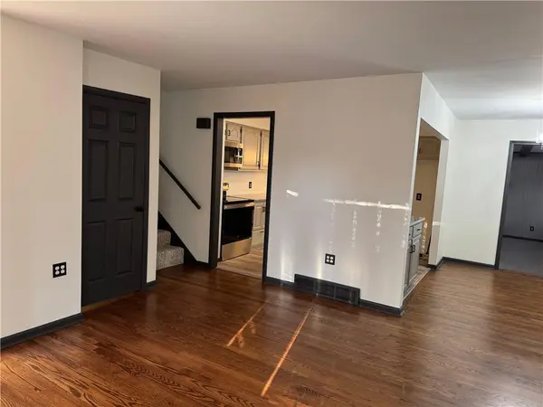 1616 Lee LN, Pleasant Hill, MO 64080