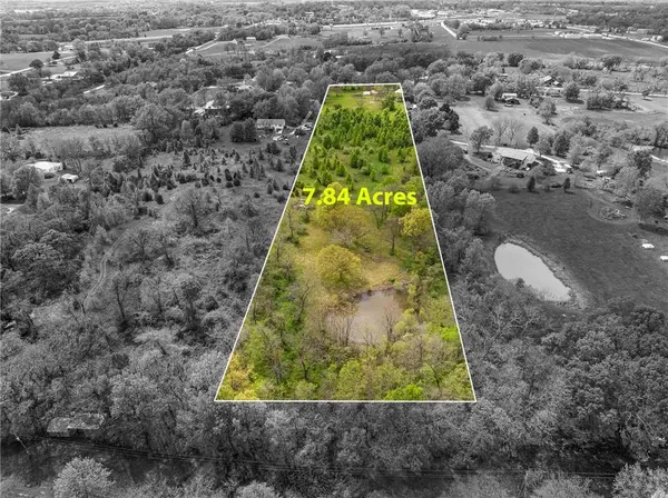 22111 S Old Town DR, Peculiar, MO 64078