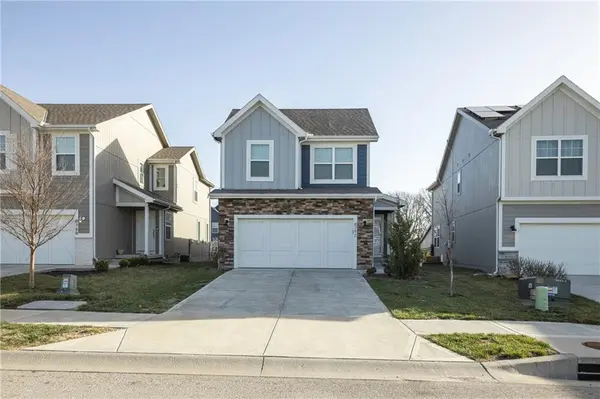 8792 SW 9th ST, Blue Springs, MO 64064