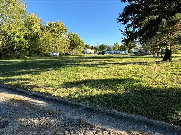 303 W 18th ST, Higginsville, MO 64037