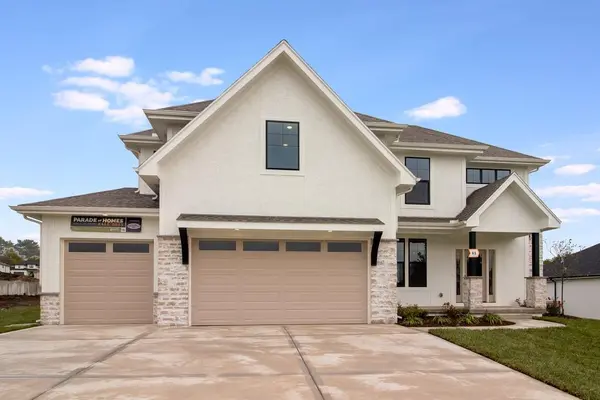 2705 NE Wheatley DR, Blue Springs, MO 64029
