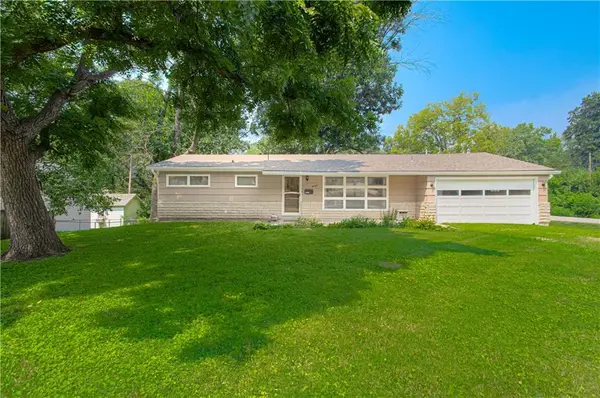 4950 N Chelsea AVE, Kansas City, MO 64119