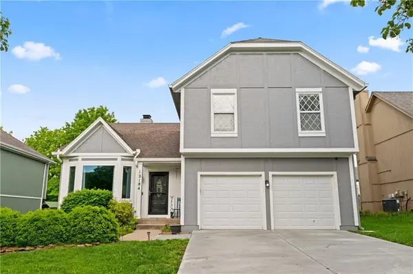 12184 S Tallgrass DR, Olathe, KS 66061