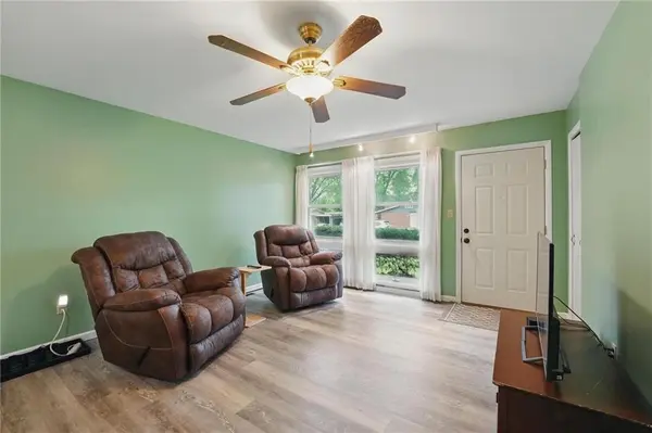 817 Marilynn AVE, Liberty, MO 64068