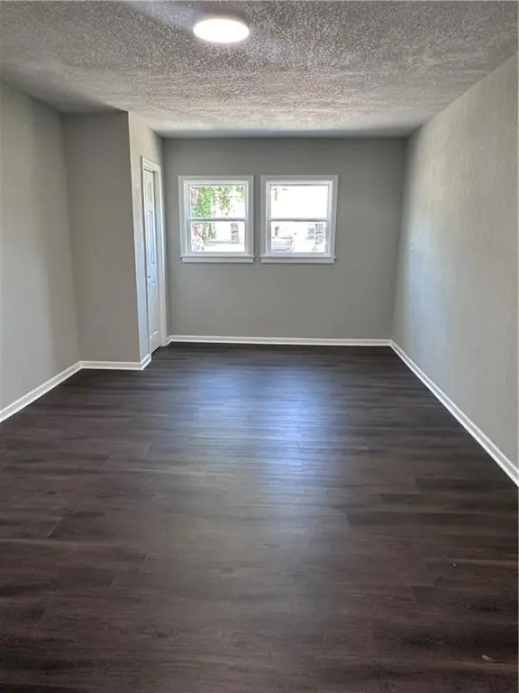 8113 & 8115 E 100th Terrace CT, Kansas City, MO 64134