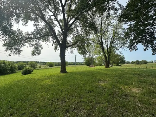16262 Liv 401 RD, Mooresville, MO 64625