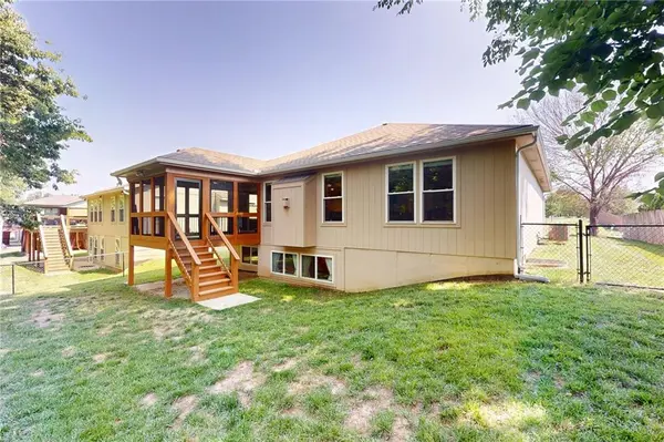 19600 E 20th ST #N, Independence, MO 64058