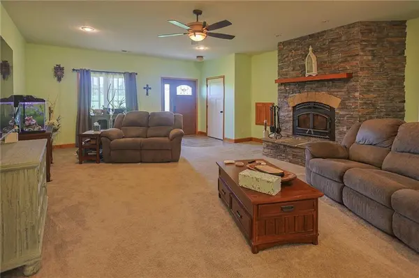 5260 SE Fox Run RD, Lathrop, MO 64465