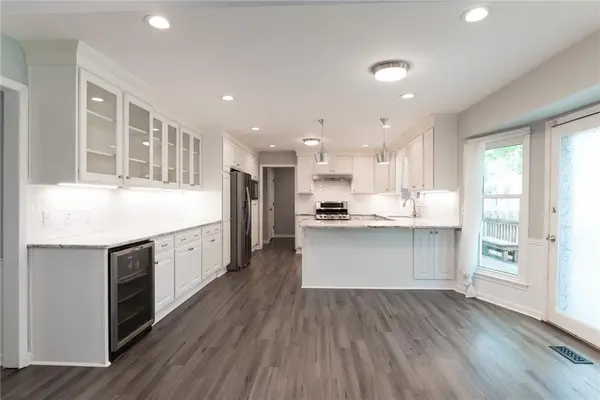10246 Russell ST, Overland Park, KS 66212