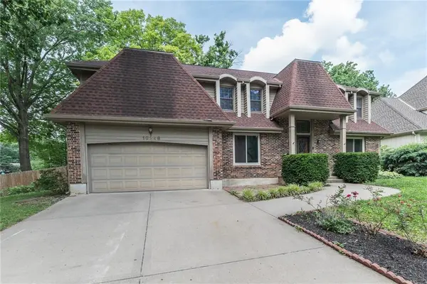 10246 Russell ST, Overland Park, KS 66212
