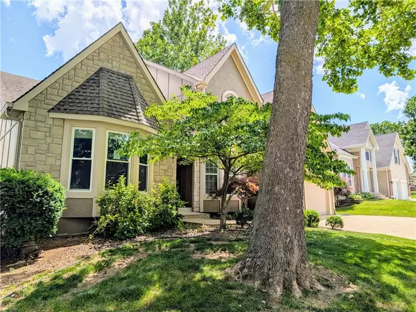 10209 W 126th ST, Overland Park, KS 66213
