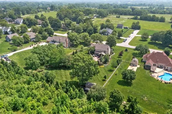 18474 Lamar AVE, Stilwell, KS 66085