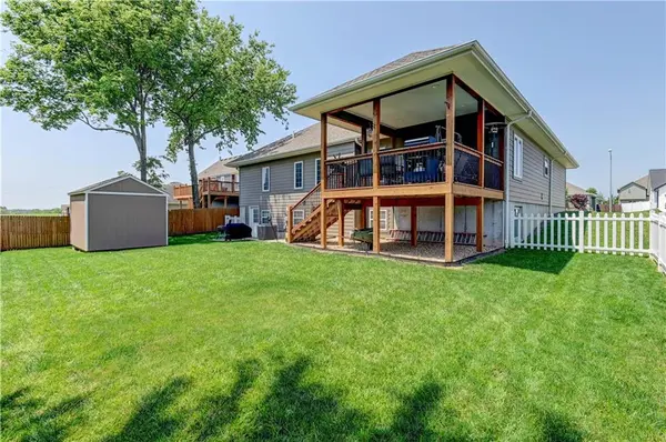 966 Moore PL, Odessa, MO 64076