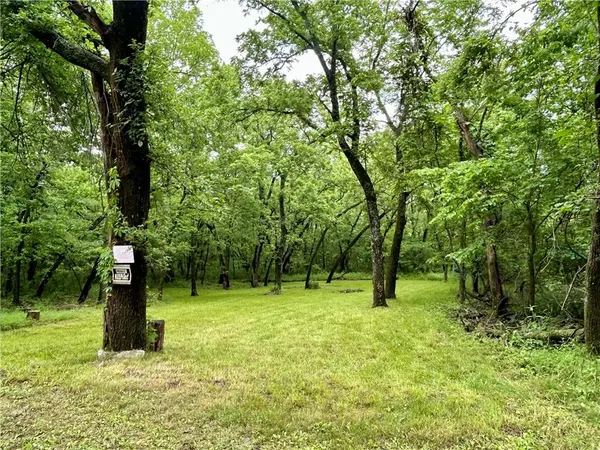 125 Rock Hill RD, Lacygne, KS 66040