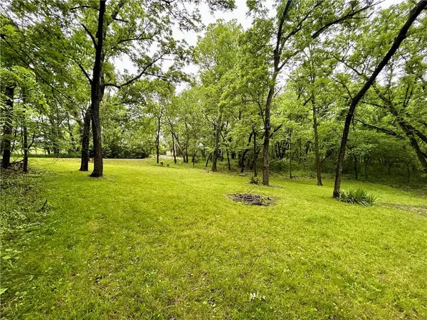 125 Rock Hill RD, Lacygne, KS 66040