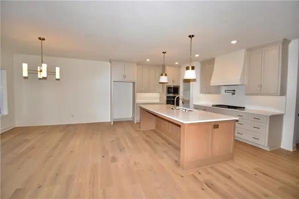 7648 N Booth AVE, Kansas City, MO 64158