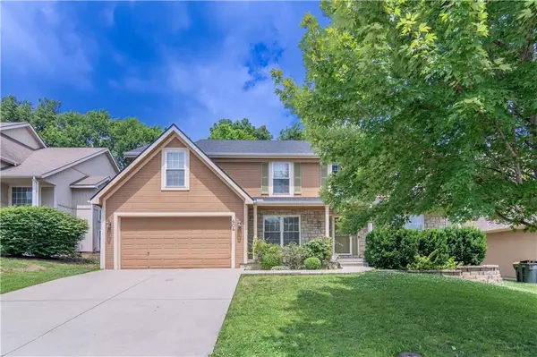 404 Wyndham DR, Lansing, KS 66043