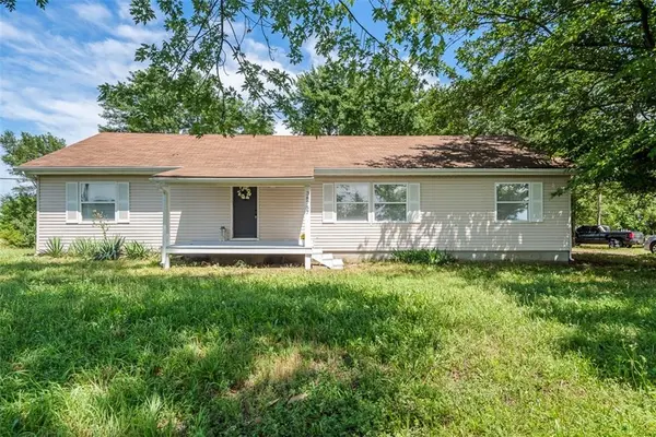 38757 Hedge LN,  Fontana,  KS 66026