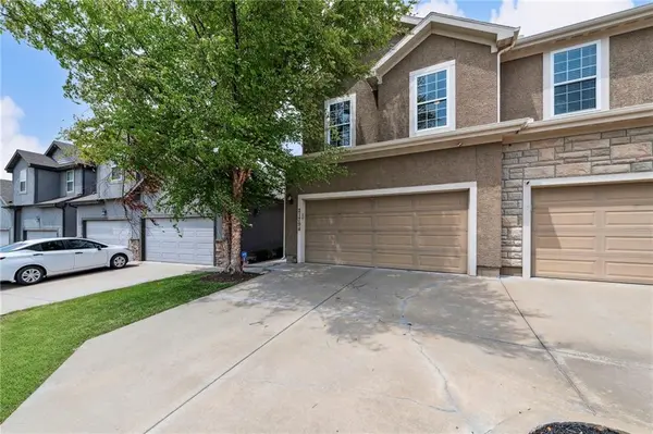 21794 W 123rd TER, Olathe, KS 66061