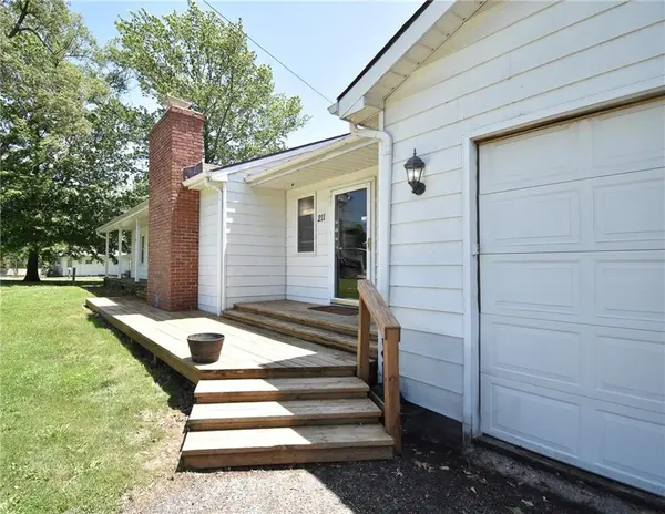 211 Southside CT, Excelsior Springs, MO 64024