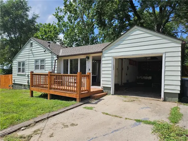 4205 N Jackson AVE, Kansas City, MO 64117