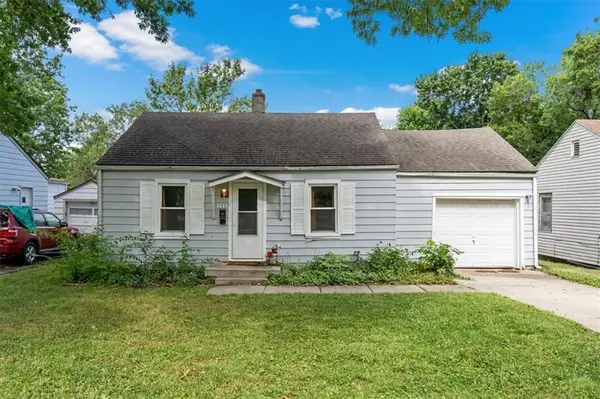 733 S Chestnut ST, Olathe, KS 66061