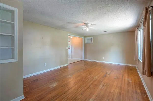 7028 Walmer ST, Overland Park, KS 66204