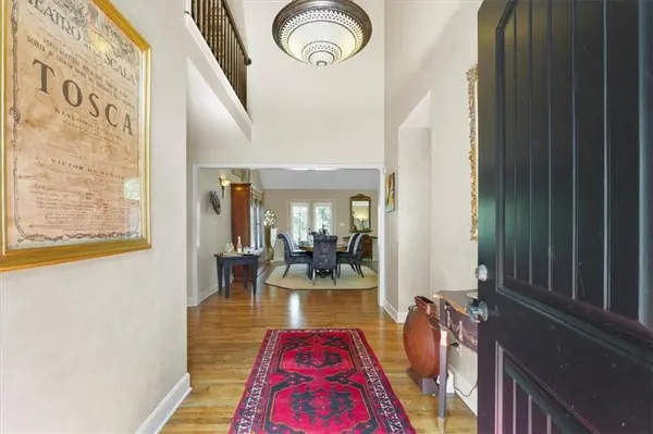 7853 Howe CIR, Prairie Village, KS 66208