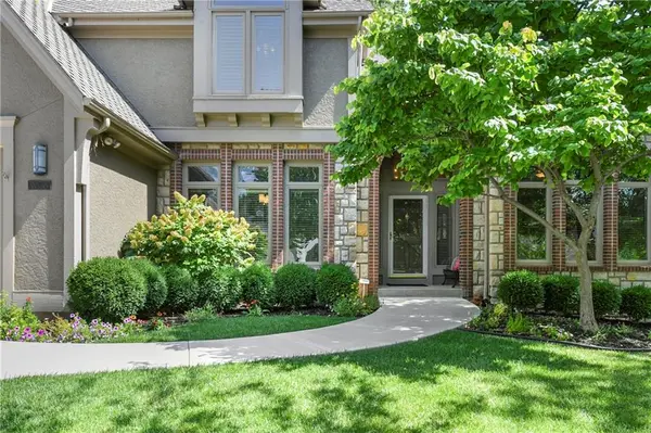 9006 W 139th TER, Overland Park, KS 66221