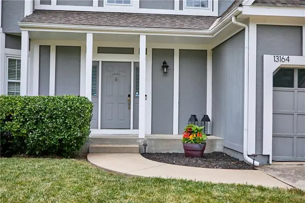 13164 Connell ST, Overland Park, KS 66213