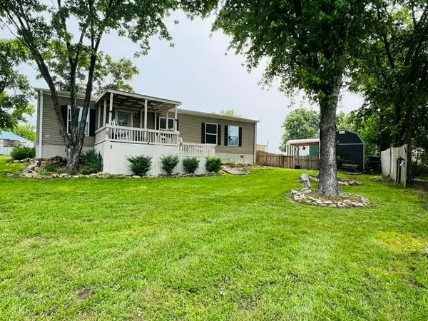 22784 Squirrel LN, Wheatland, MO 65579