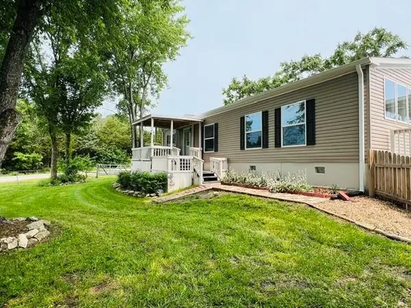 22784 Squirrel LN, Wheatland, MO 65579