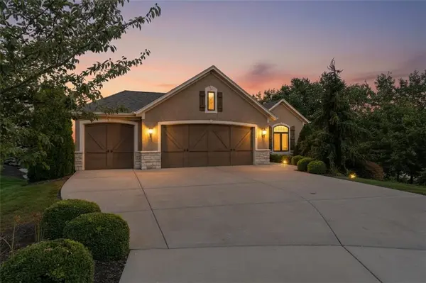 10300 W 142nd ST, Overland Park, KS 66221