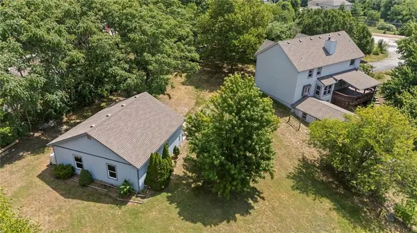 11840 S Woodland ST, Olathe, KS 66061