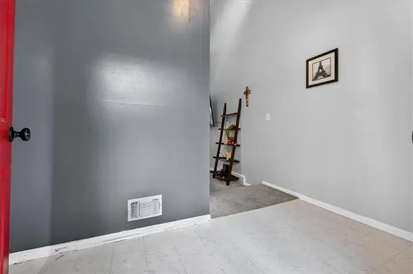 7407 W 56th TER, Overland Park, KS 66202