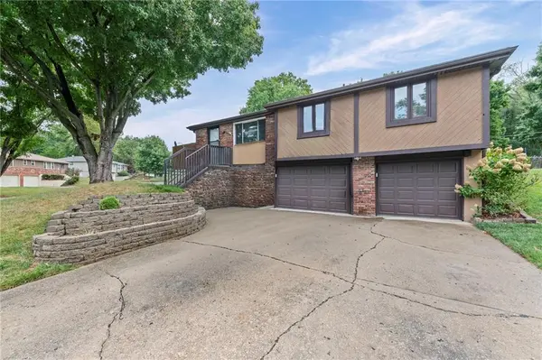 6955 N Liberty ST, Kansas City, MO 64118