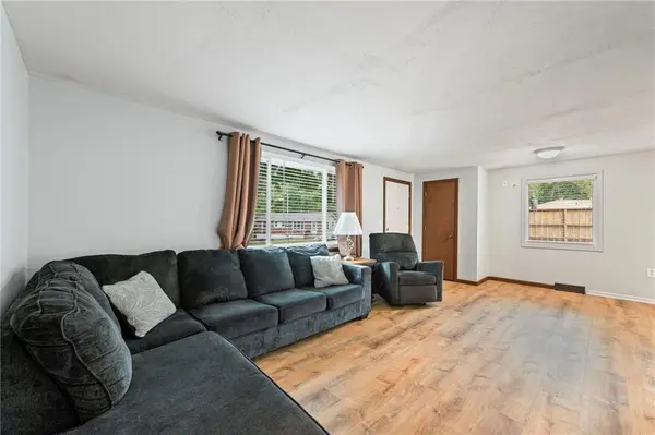 6955 N Liberty ST, Kansas City, MO 64118